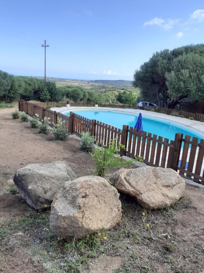 Agriturismo Gli Olivastri Aglientu Esterno foto
